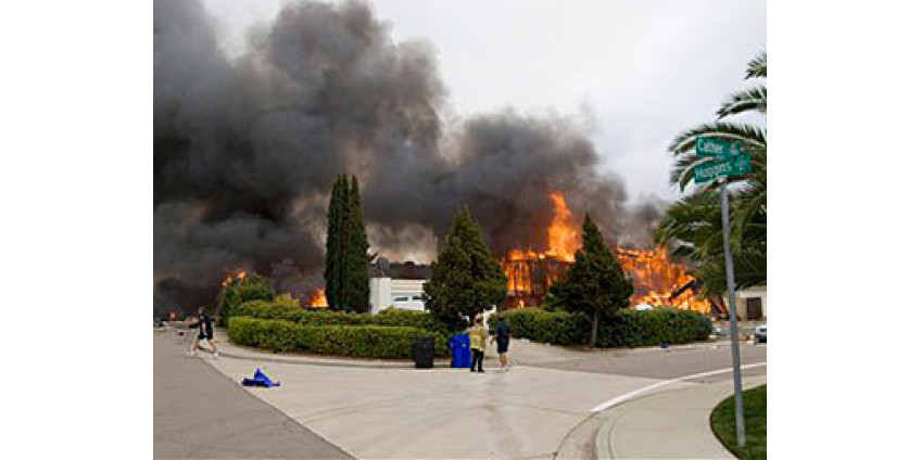 Житель Сан-Диего требует компенсацию за упавший истребитель