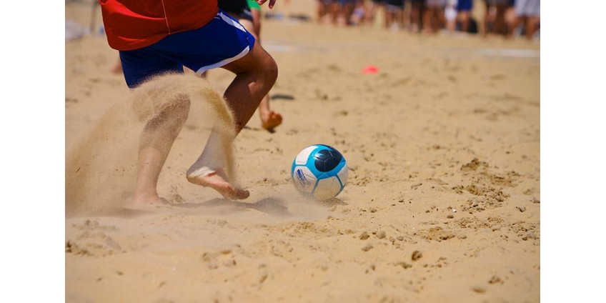 На пляжах Лос-Анджелеса запретили футбол