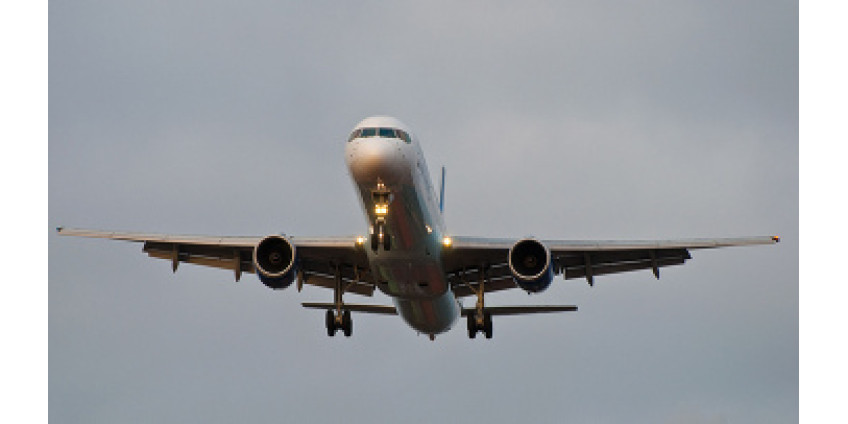 В аэропорту Лос-Анджелеса совершил вынужденную посадку Boeing 757