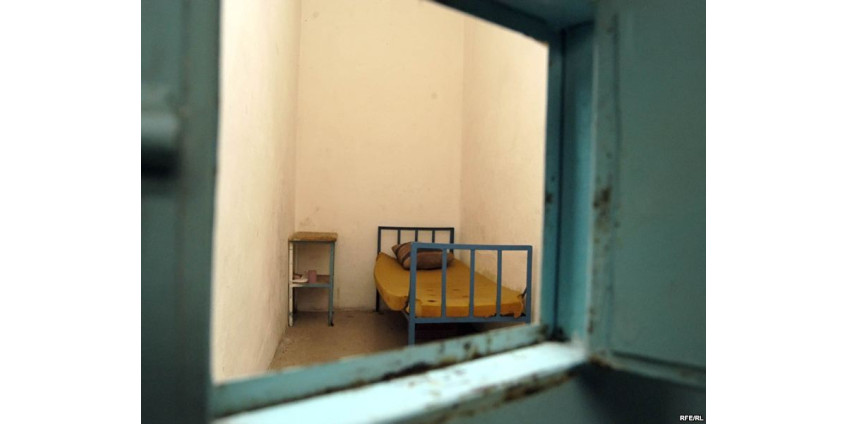 Студенту, которого забыли в камере, принесли извинения