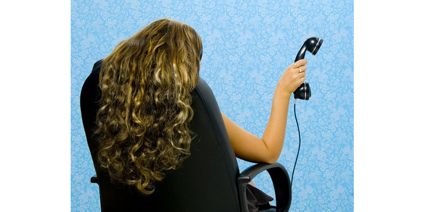 Служащую отеля уволили за сленг