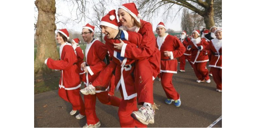 В Вегасе состоялся забег Санта-Клаусов