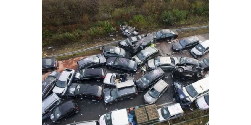 60 автомобилей столкнулись в Калифорнии