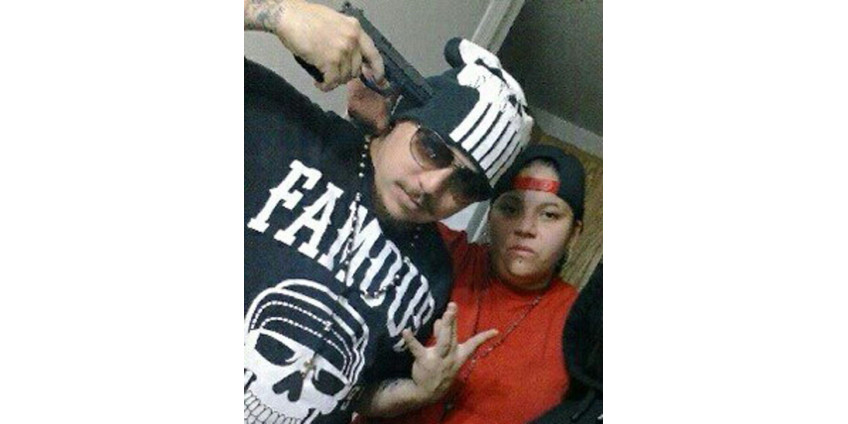 Девушка случайно убила брата во время позирования для фото