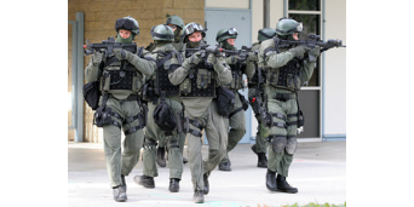 14 человек были взяты в заложники