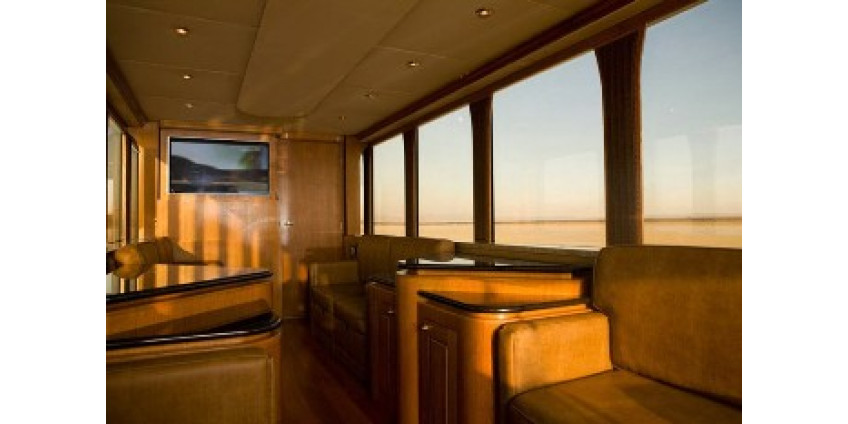 Калифорнийцы сделали из школьного автобуса дом