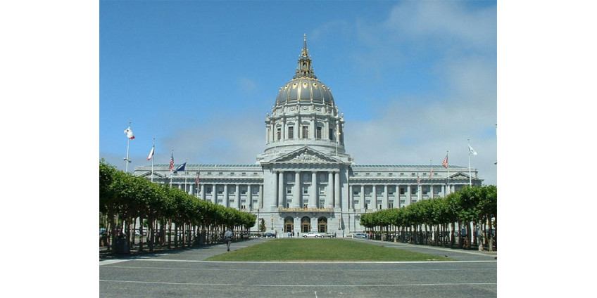 Акция протеста нудистов была разогнана