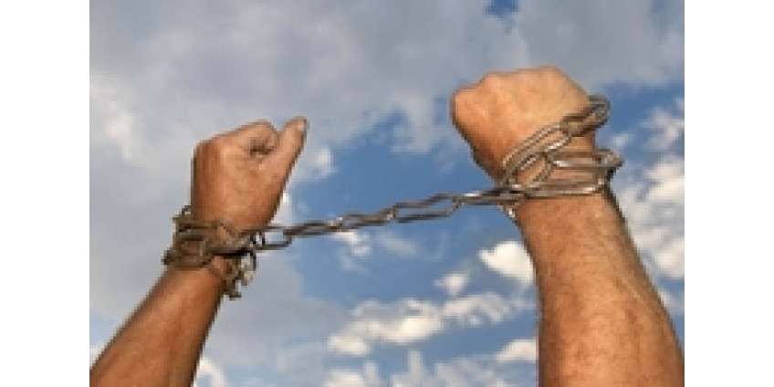 Из-за нехватки денег освобождены нелегалы