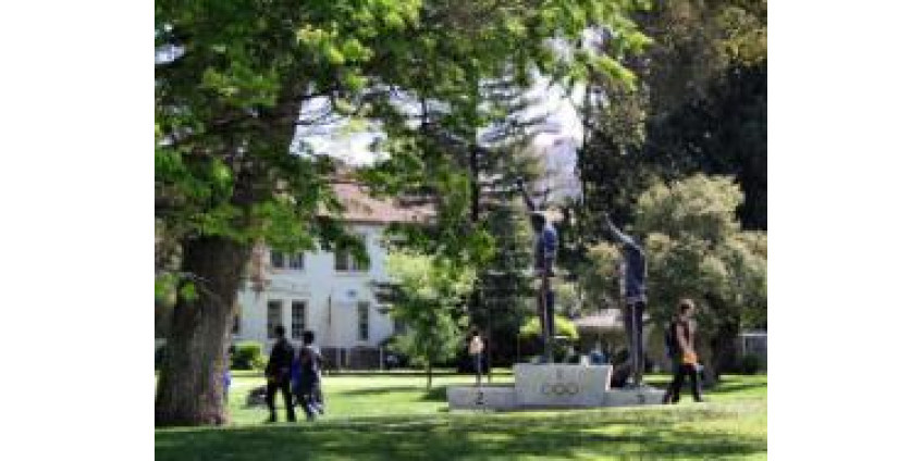 В Калифорнии могут появиться онлайн-курсы для абитуриентов