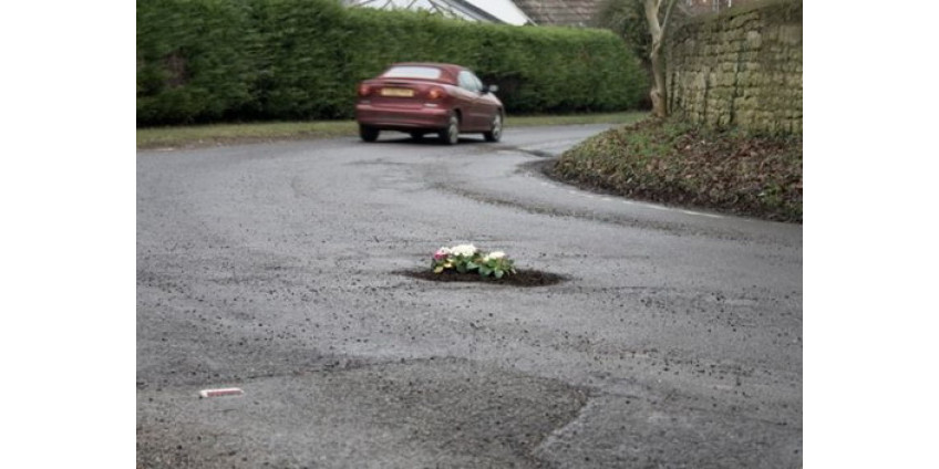 Дырки в асфальте имеют права!