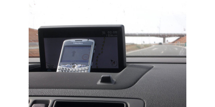 В Калифорнии запретили пользоваться картами в смартфонах