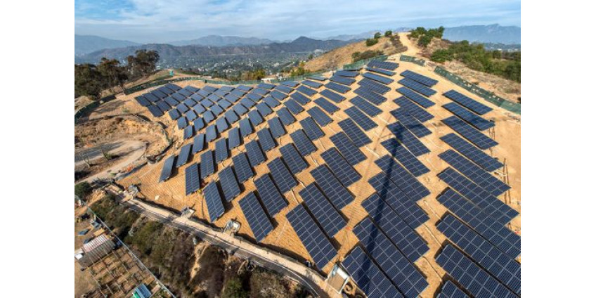 «Солнечный» холм в Лос-Анджелесе