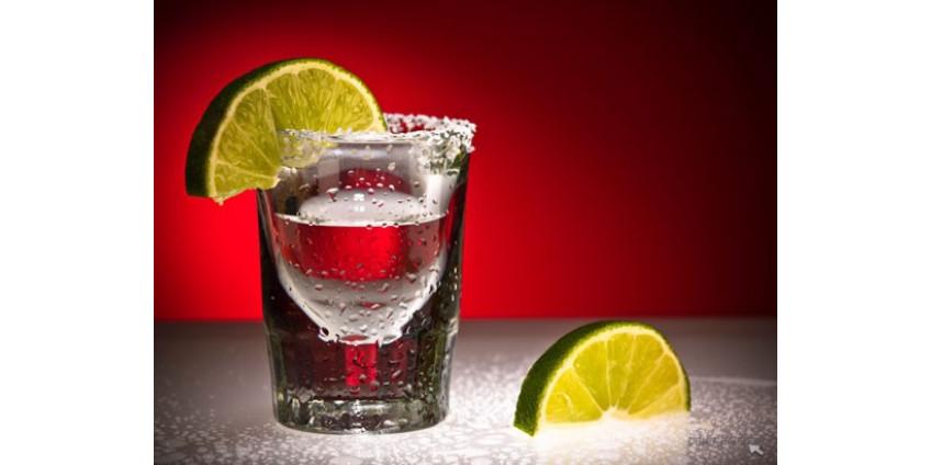 Друзья положили пьяного парня возле больницы с запиской