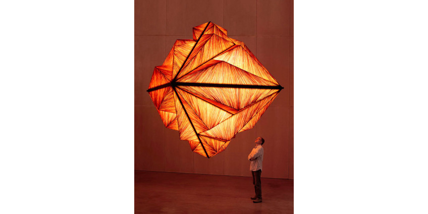 В Вегасе представили светящуюся пирамиду