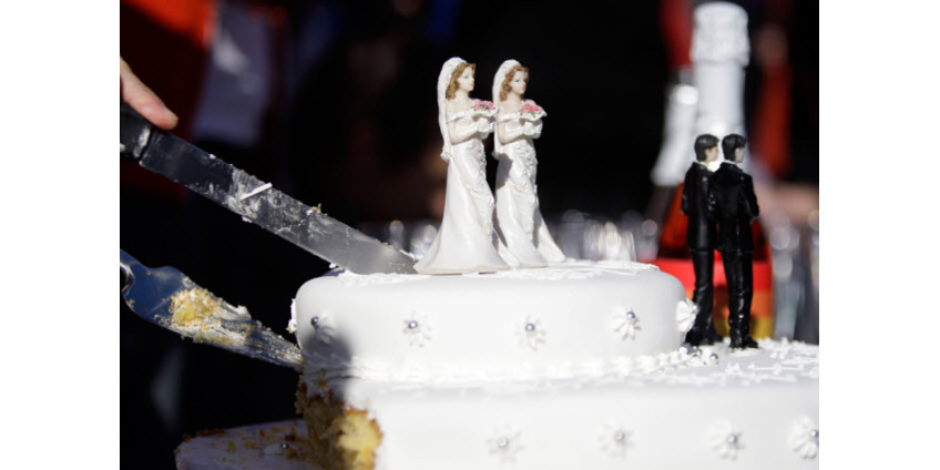 В Лос-Анджелесе однополые браки стали бесплатными