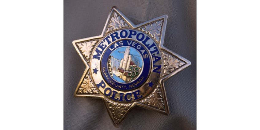 Полицейский погиб, спасая туриста