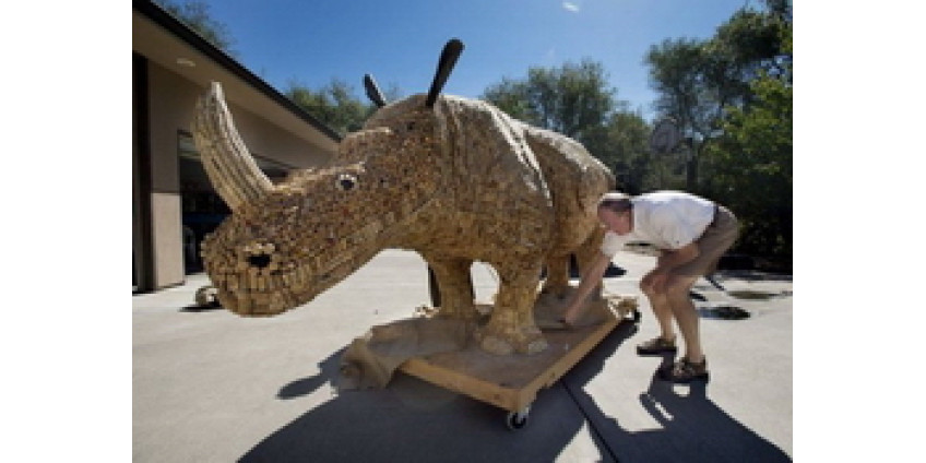 Жители Калифорнии сделали из винных пробок носорога