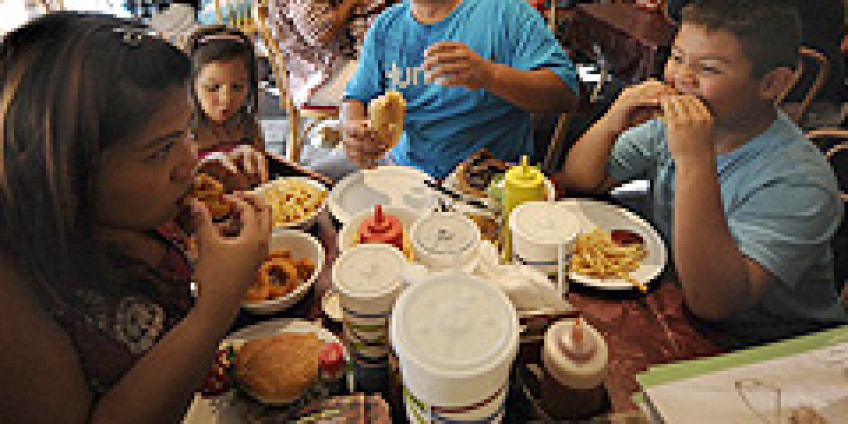 Рестораны призывают не оставлять еду