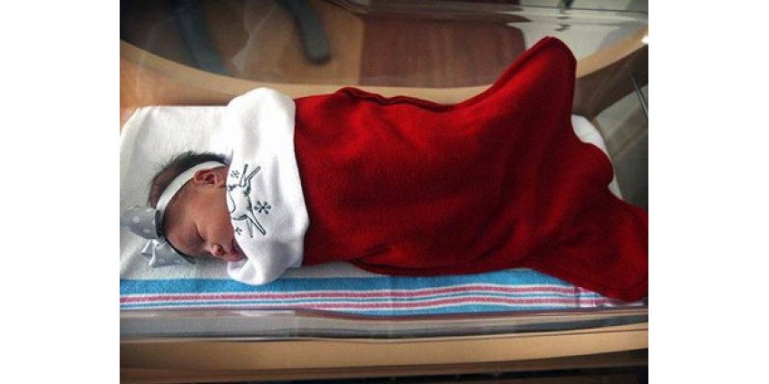 Младенцы из Калифорнии встретили Новый год в сапожках