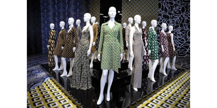 «Путешествие платья с запахом»: новая выставка в Лос-Анджелесе