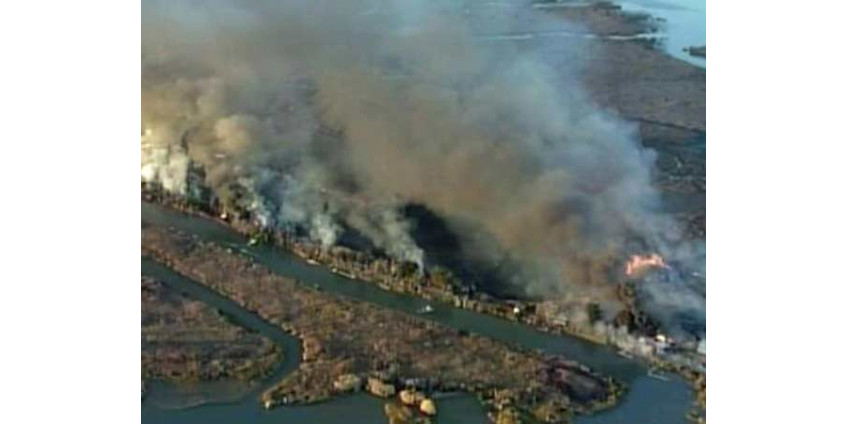 Пожаром уничтожены порядка 10 домов и 40 автомобилей