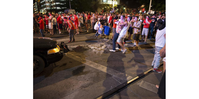 Фанаты баскетболистов из Аризоны устроили стычку с полицией