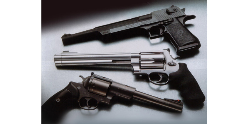 Сообщение о вооруженном человеке привело к эвакуации школы