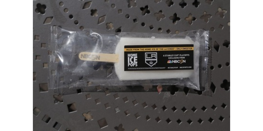 Поступило в продажу мороженое из льда стадиона