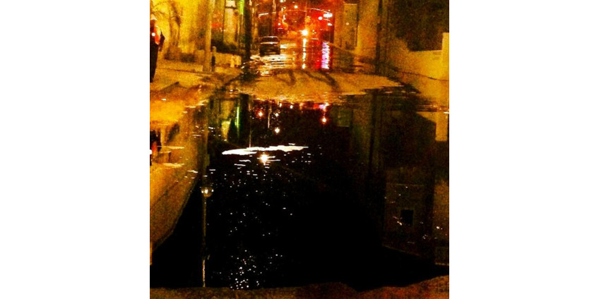 По улицам Лос-Анджелеса разлилась нефть