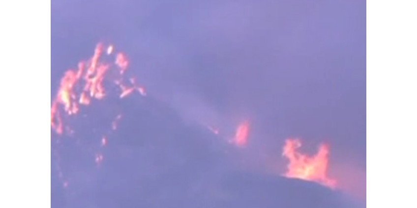 Огонь угрожает жилым домам в Аризоне