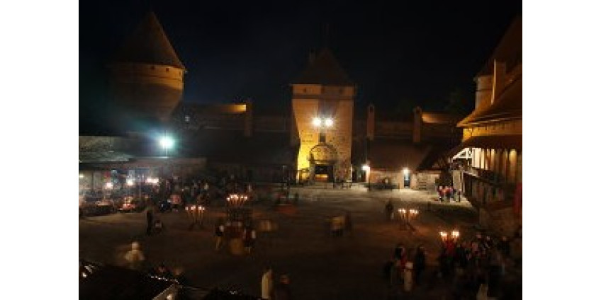 Фокусник из Лас-Вегаса помогал с помощью магии бездомным