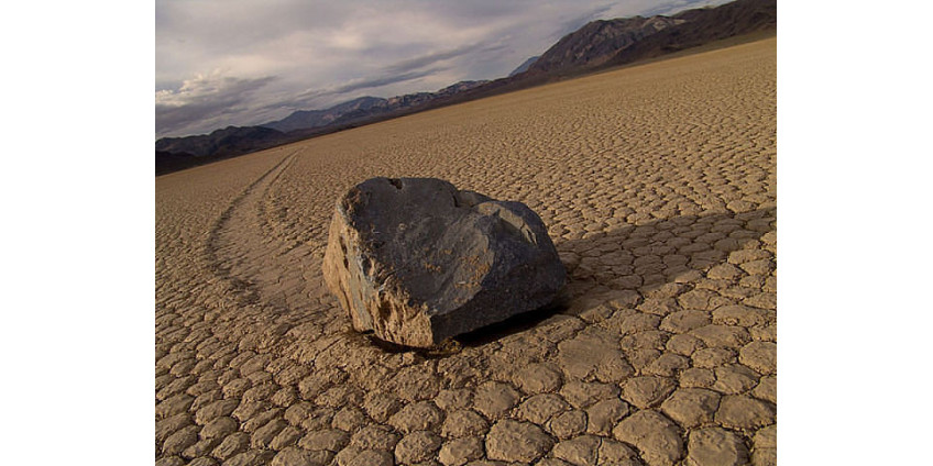 В Сан-Диего разгадали загадку ползающих камней