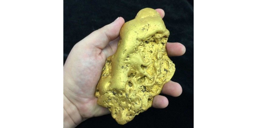В Калифорнии нашли шестифунтовый золотой самородок