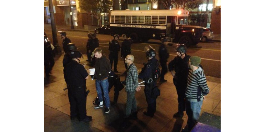 Полиция Лос-Анджелеса задерживает бастующих