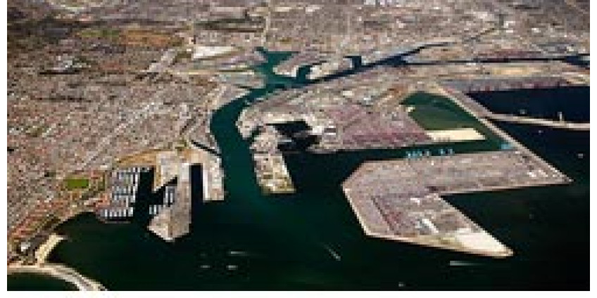 Порт Лос-Анджелеса наращивает обороты