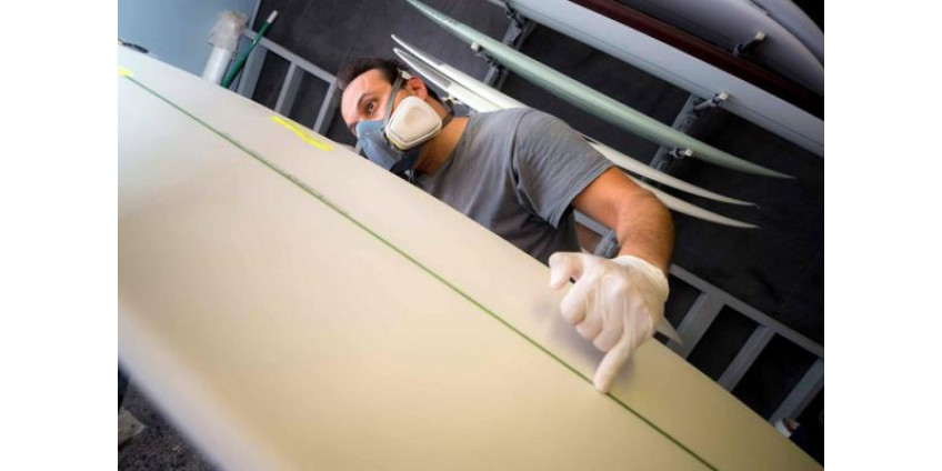 В Сан-Диего изобрели доску для серфинга из водорослей