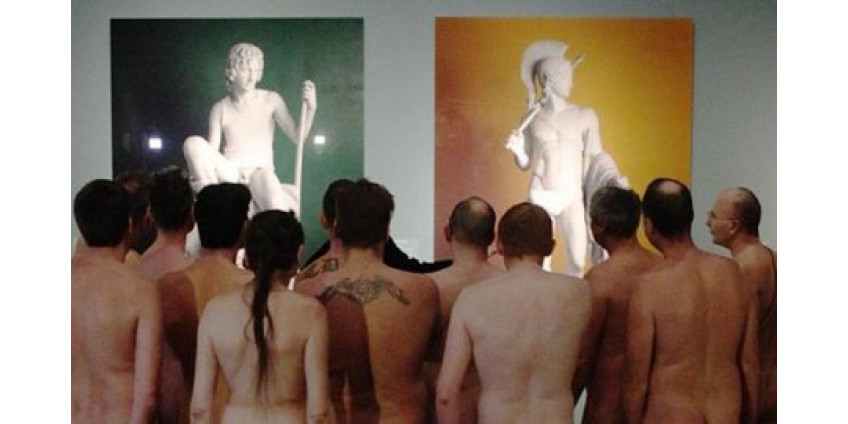 В Сан-Диего студентов заставляют сдавать экзамен обнаженными