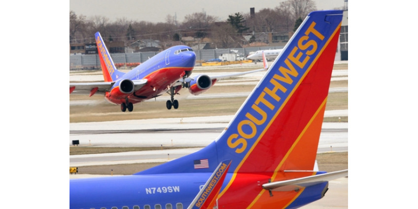 Два лайнера в аэропорту Лос-Анджелеса столкнулись крыльями