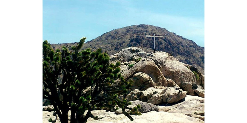 Из пустыни исчез крест 