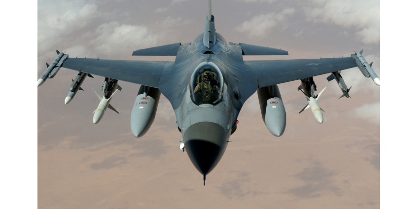 Истребителем, разбившемся в Аризоне, управлял иракский генерал