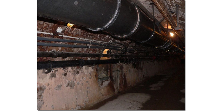 Умельцы открыли наркотрафик через канализацию