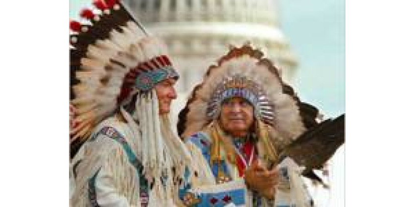 Маккейна обвиняют в отъеме священных земель у индейцев Аризоны