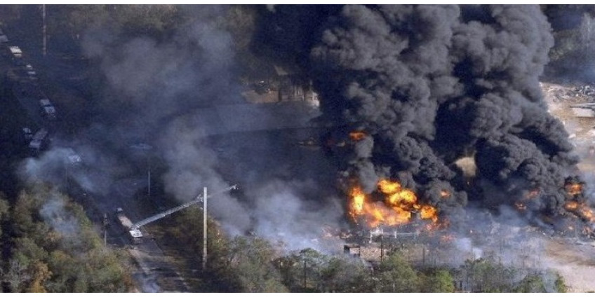 Пожар на заводе в Аризоне: десятки взрывов