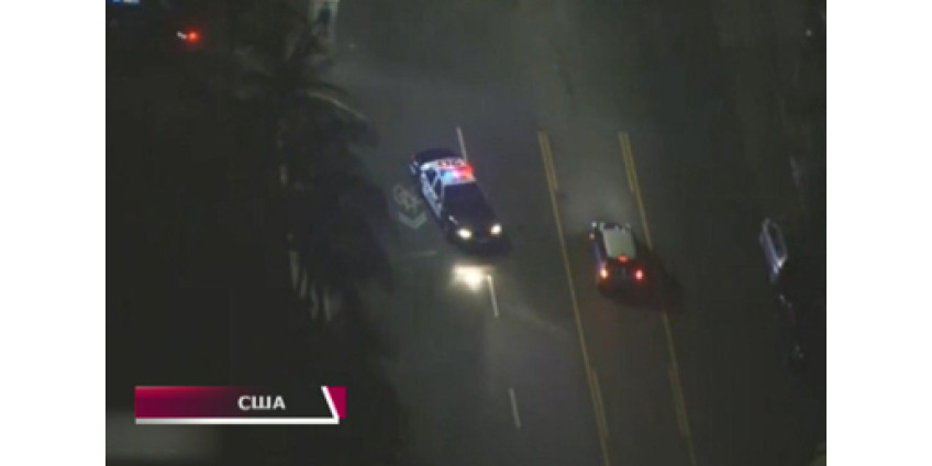 По центру Лос-Анджелеса полицейские устроили гонки