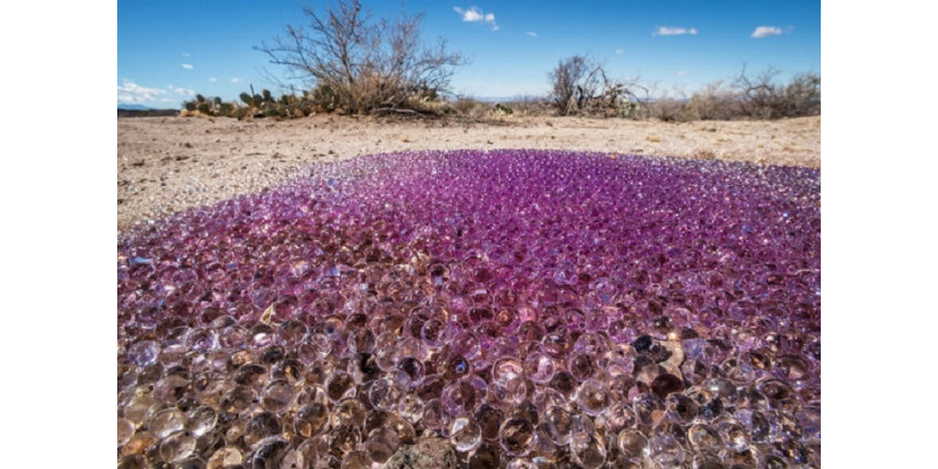 В пустыне Аризоны найдены необычные фиолетовые сферы