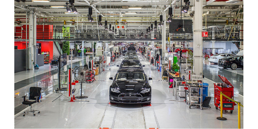 Летом в Неваде откроется завод Tesla