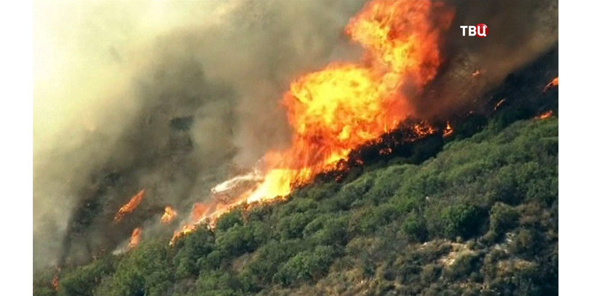 Трое пожарных пострадали при тушении пожара