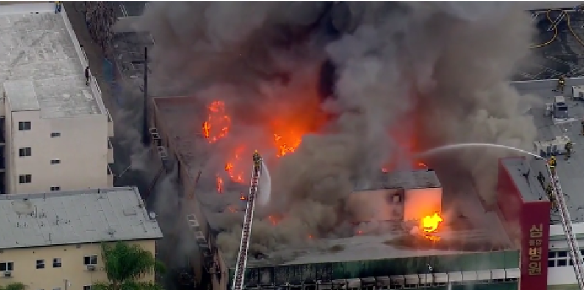 После пожара в пустом здании: найдены тела пяти человек