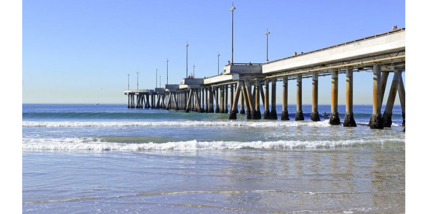 Серфингистов Лос-Анджелеса оставили без двух любимых пляжей