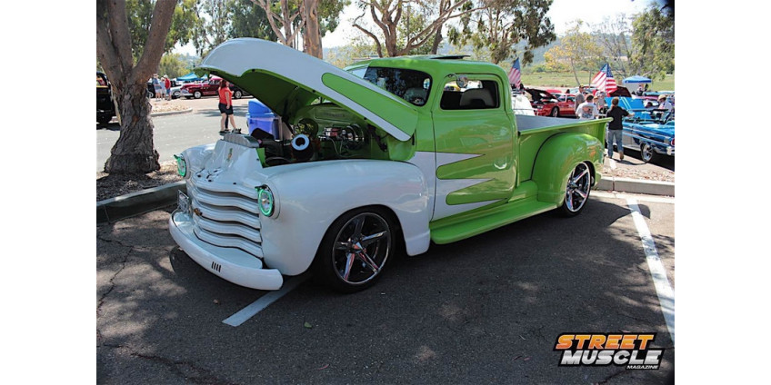 Клуб из Сан-Диего устроил шикарное автошоу